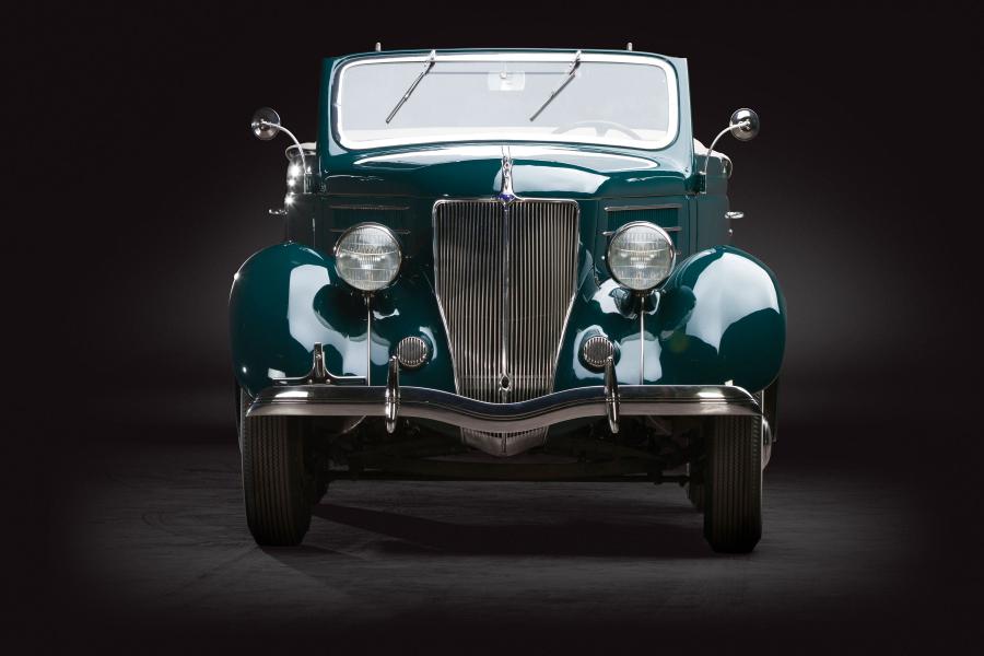  Ford V8 Deluxe Convertible Coupe 1936 года  (фото 6 из 18)